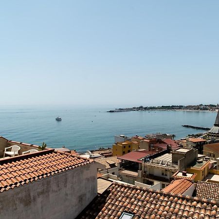 Nick & Santo'S Holiday Homes B&B Giardini Naxos Exteriör bild
