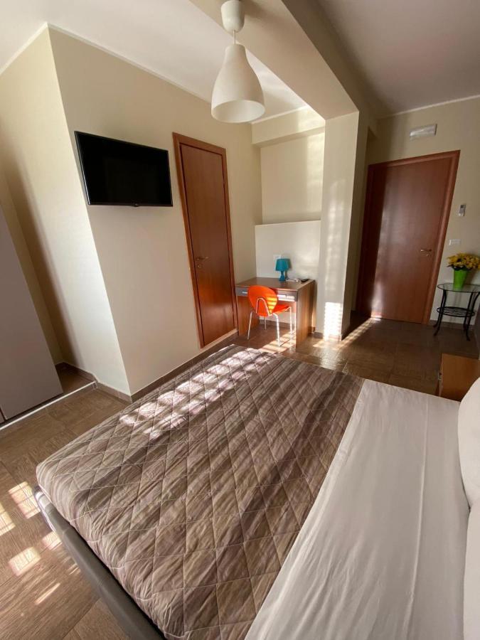 Nick & Santo'S Holiday Homes B&B Giardini Naxos Exteriör bild