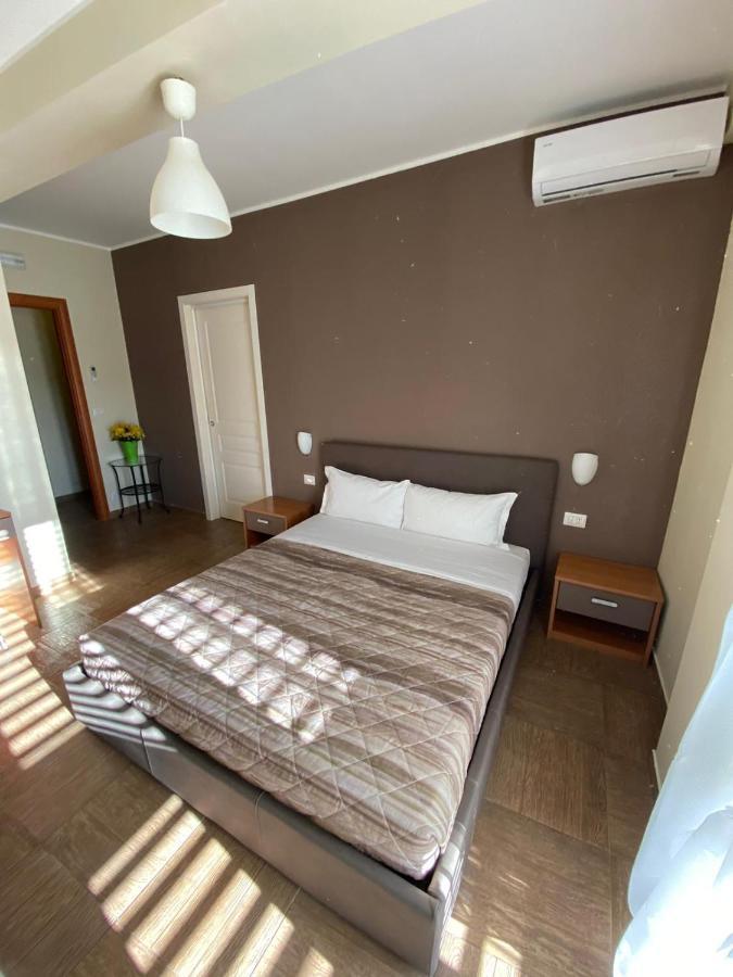 Nick & Santo'S Holiday Homes B&B Giardini Naxos Exteriör bild