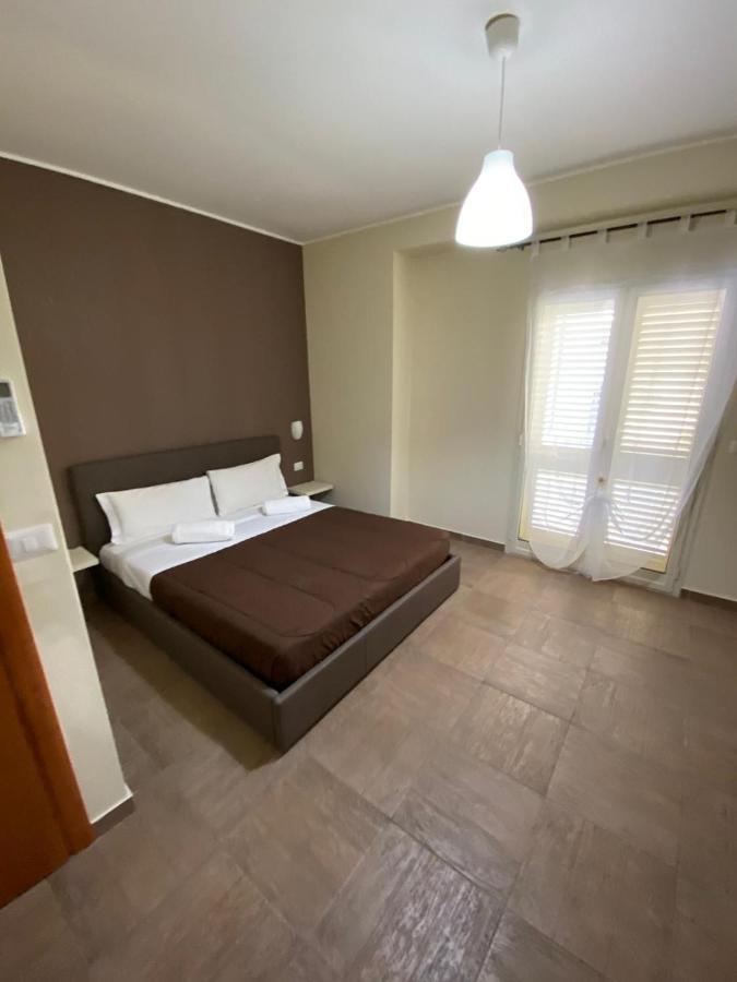 Nick & Santo'S Holiday Homes B&B Giardini Naxos Exteriör bild