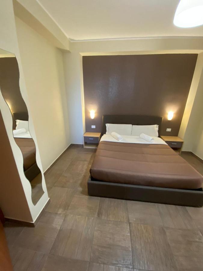 Nick & Santo'S Holiday Homes B&B Giardini Naxos Exteriör bild
