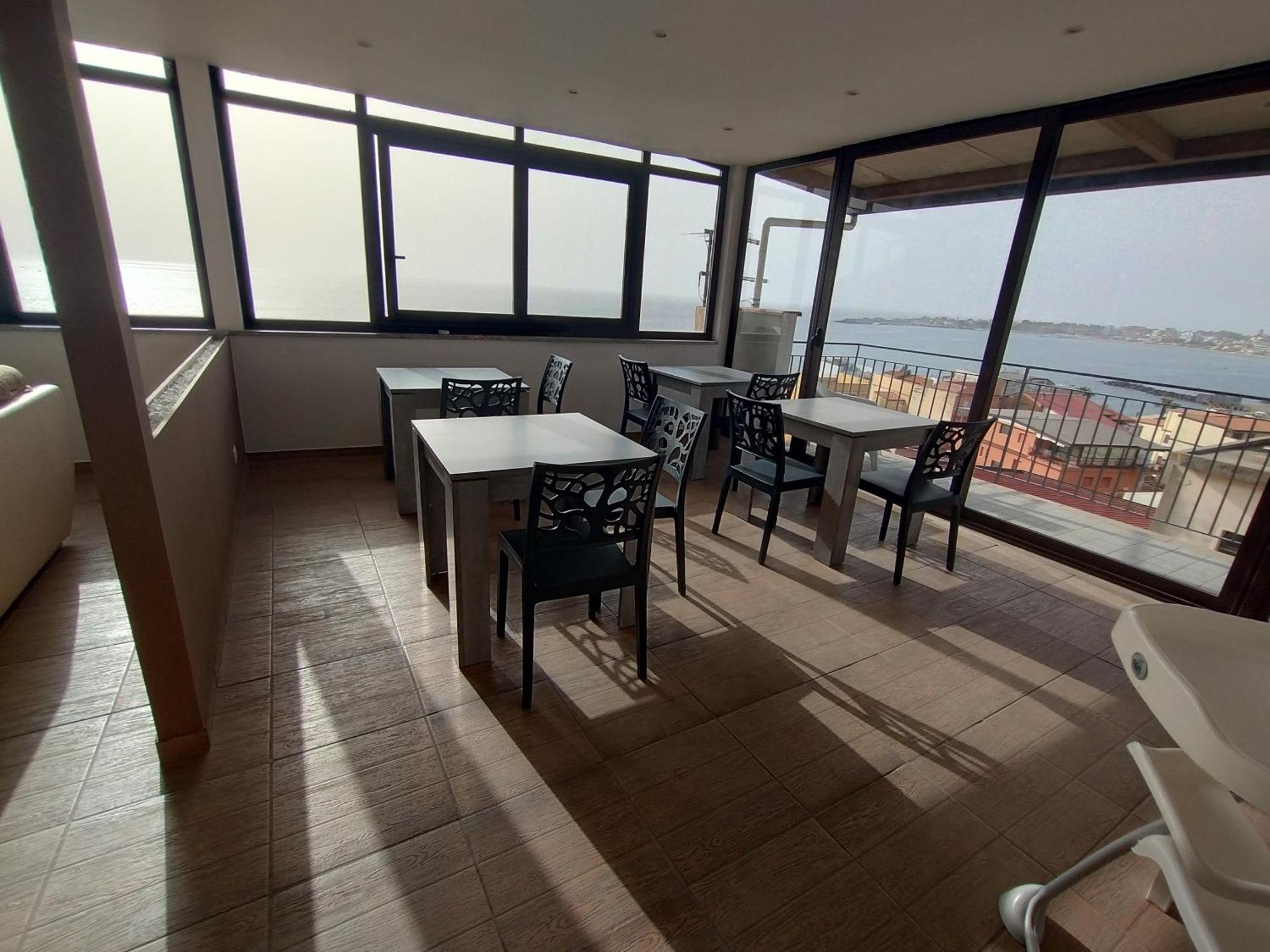 Nick & Santo'S Holiday Homes B&B Giardini Naxos Exteriör bild